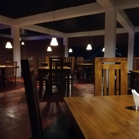 Macnara Travellers Inn Ratnapura Bagian luar foto