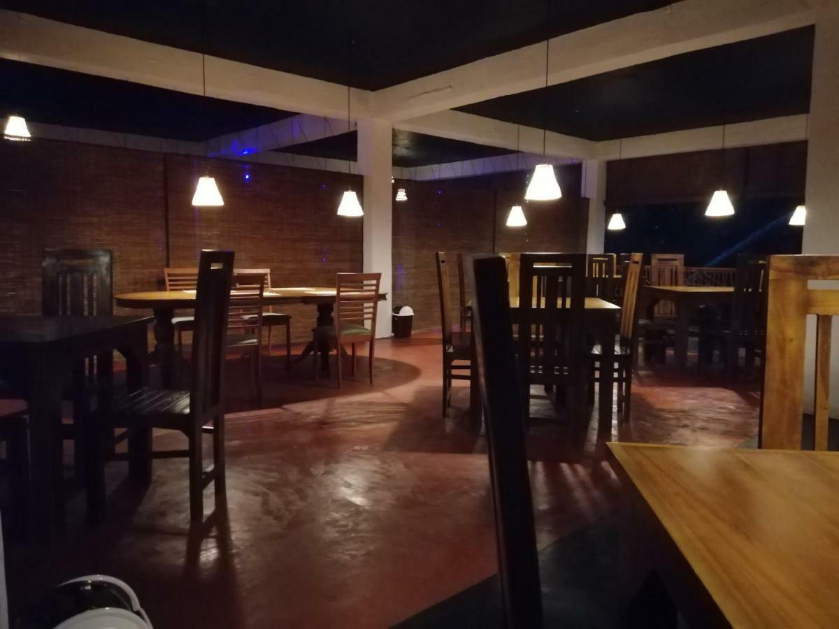 Macnara Travellers Inn Ratnapura Bagian luar foto