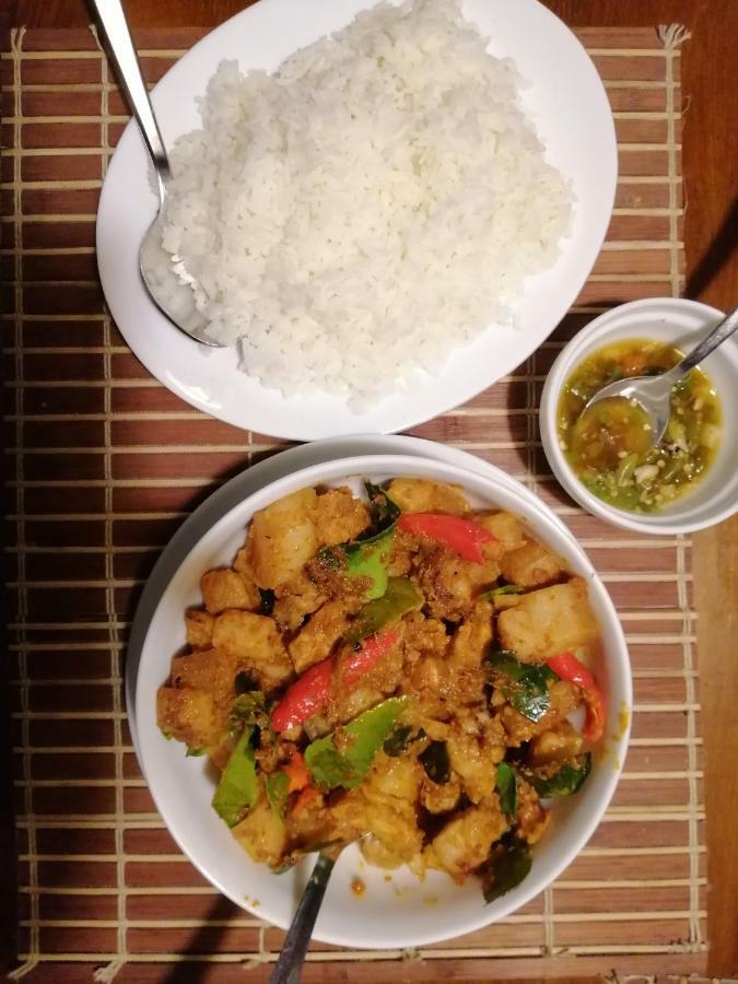 Macnara Travellers Inn Ratnapura Bagian luar foto